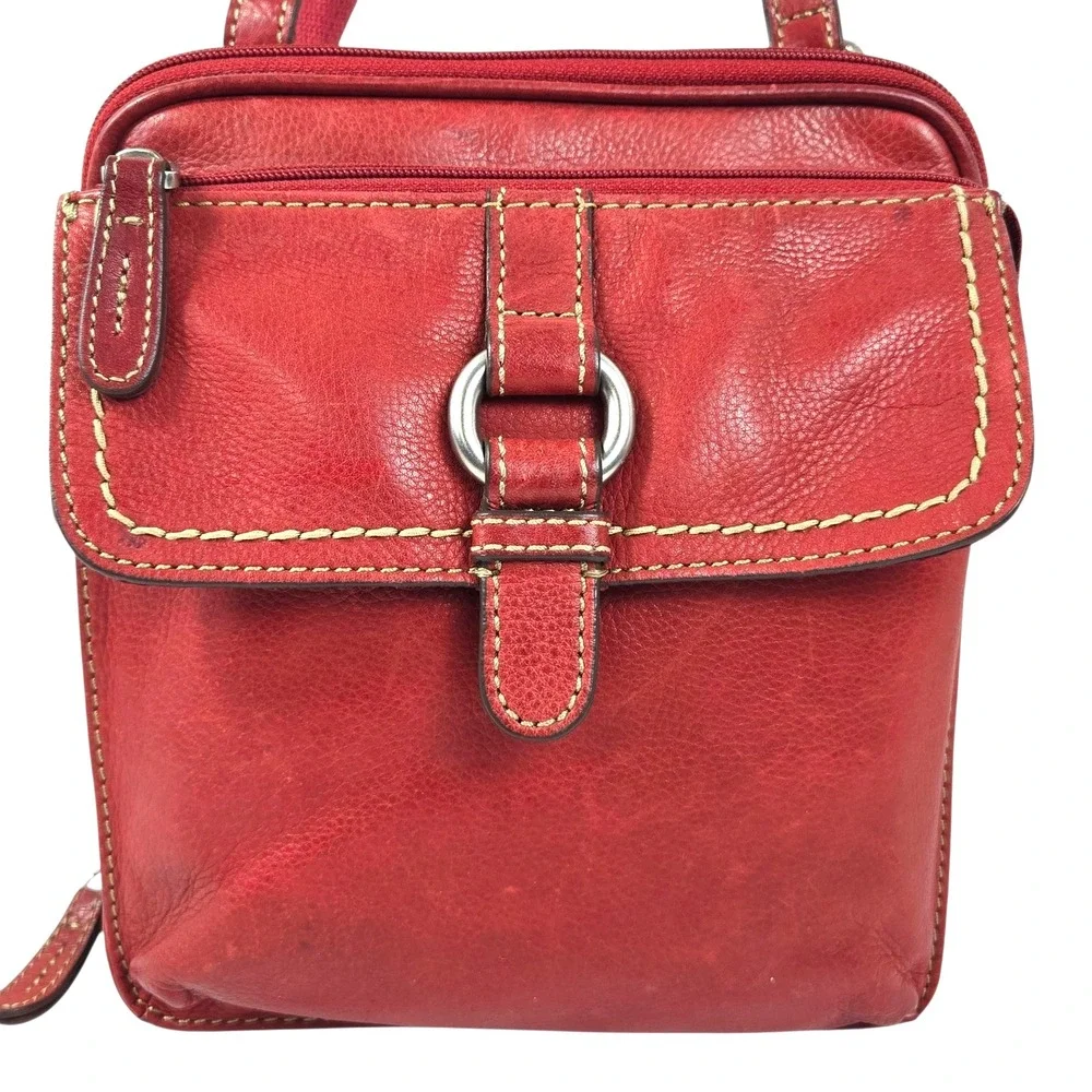 Vtg 90s Y2K FOSSIL Crossbody Bag Pebbled Leather Red Boho Zip Around EXCELLENT